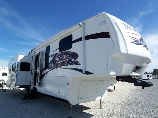 Used 2008 Keystone Montana 3585SA Fifth Wheel For Sale